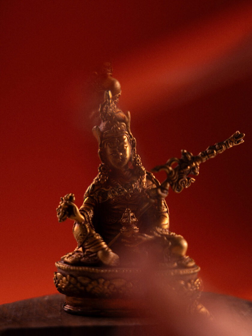 Estatua pequeña Guru Rinpoche - Imagen 2