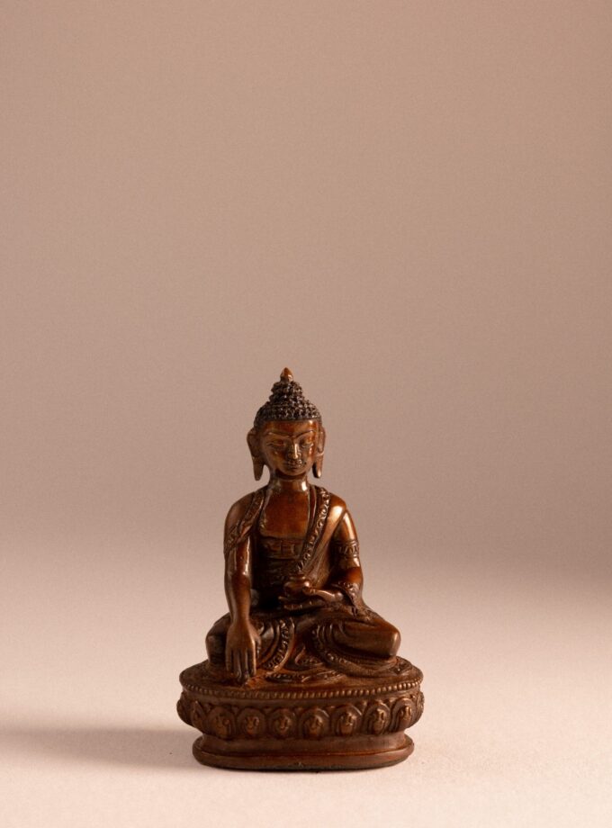 Estatua de Buda en cobre